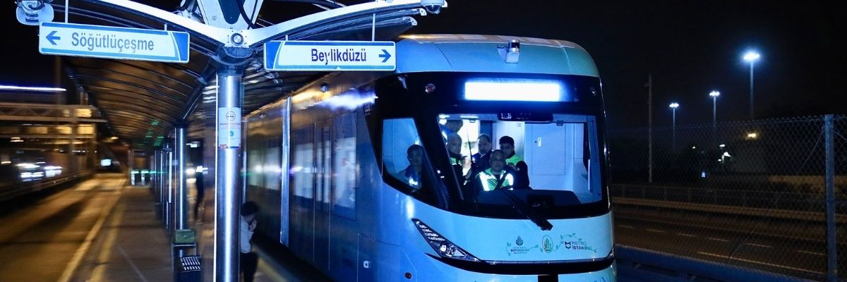 Gece Metrobüsünde Görüldüğü Söylenen Esrarengiz Yolcu