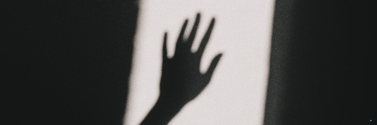 Evde Kamera Kayıtlarında Görüldüğü İddia Edilen “Gölge İnsan”